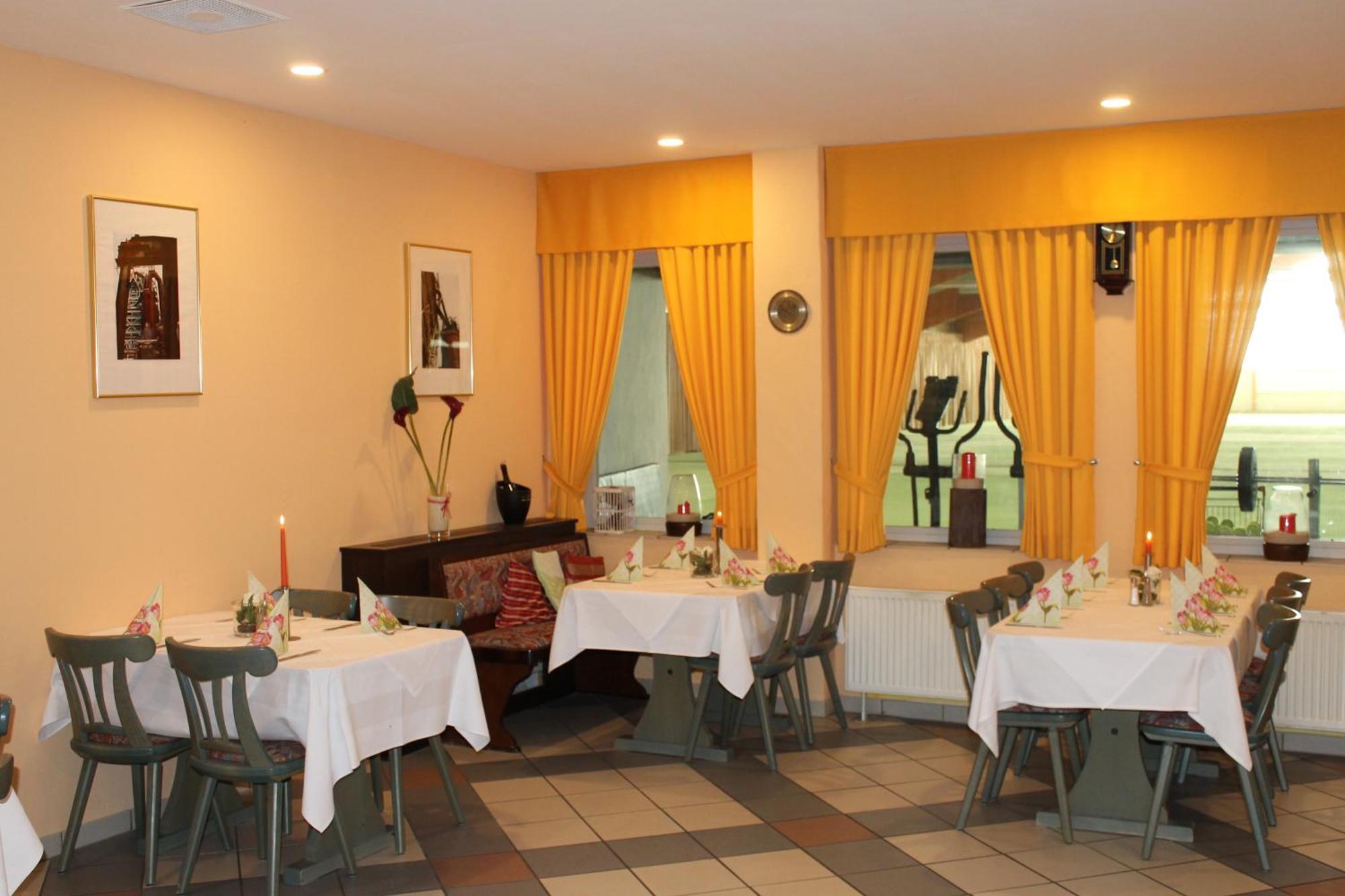Toto'S Gasthaus Hattingen Extérieur photo
